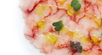 Carpaccio de langostinos con vinagreta de jengibre