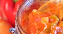 Pisto casero con huevo poché aromatizado